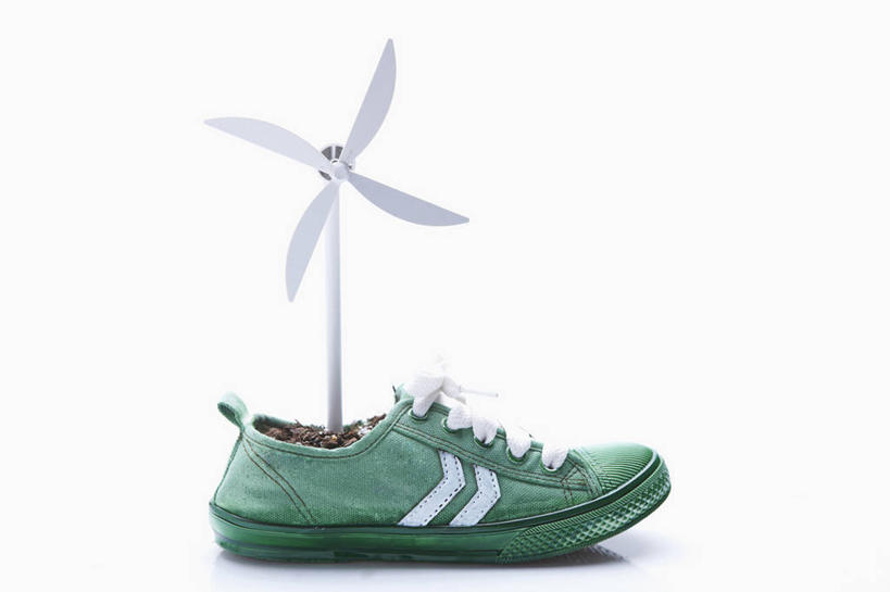 无人,横图,室内,特写,白天,白色背景,正面,运动鞋,农业,风能,风力发电机,风车,鞋子,环保,电力,泥土,土壤,设备,一只,绿色,发电,机械,工业,摄影,影棚,能源,休闲鞋,资源,风力机,利用,低碳,风力发电,风力涡轮机,彩图,影棚拍摄,拍摄