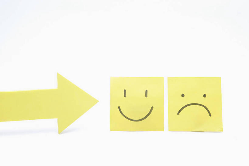 无人,横图,室内,特写,白天,白色背景,正面,静物,粘性,办公用品,便利贴,便签,方向,箭头,文具,笑容,摄影,影棚,办公设备,文具用品,记事,笑脸,指向,快捷,簇,悲哀,文化工具,方便,笑貌,N次贴,便条贴,告诉贴,即时贴,便贴纸,彩图,影棚拍摄,拍摄