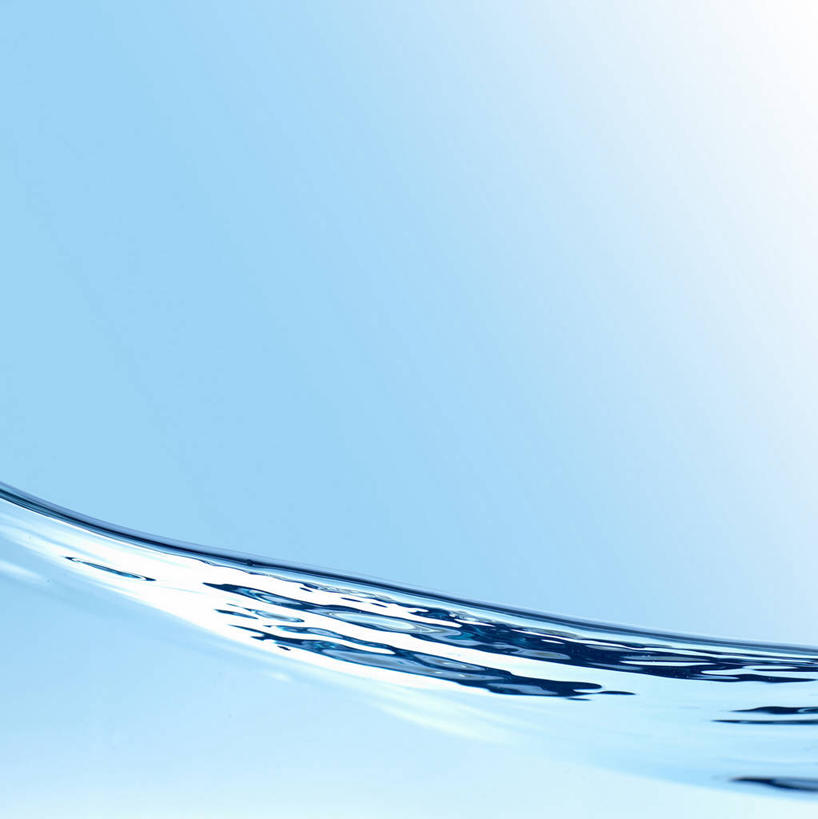 无人,竖图,室内,特写,白天,正面,水,波纹,蓝色背景,透明,液体,水滴,水纹,波浪,摄影,影棚,通透,彩图,影棚拍摄,拍摄