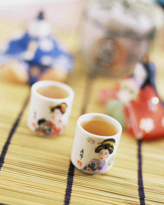 无人,竖图,俯视,室内,特写,白天,游戏,幸福,餐桌,茶,桌子,杯子,玩具,阴影,节日,朦胧,模糊,庆祝,日本文化,反射,人偶,影子,茶叶,塌塌米,榻榻米,玩,文化,娱乐,水杯,庆典,享受,休闲,温馨,放松,乐趣,益智,餐台,活动,纪念,提神,舒适,发泄,消遣,智力,醒脑,宣泄,女儿节,叠席,茶杯,玩耍,嬉戏,彩图,高角度拍摄,雏祭,上巳,雏人偶