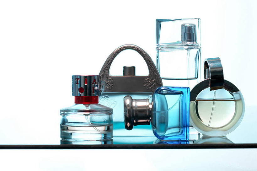 无人,横图,室内,特写,白天,白色背景,正面,时尚,芳香,香气,许多人,玻璃制品,玻璃瓶,瓶子,品味,一群人,香水,摄影,影棚,优雅,气味,高雅,芬芳,除臭,彩图,影棚拍摄,拍摄