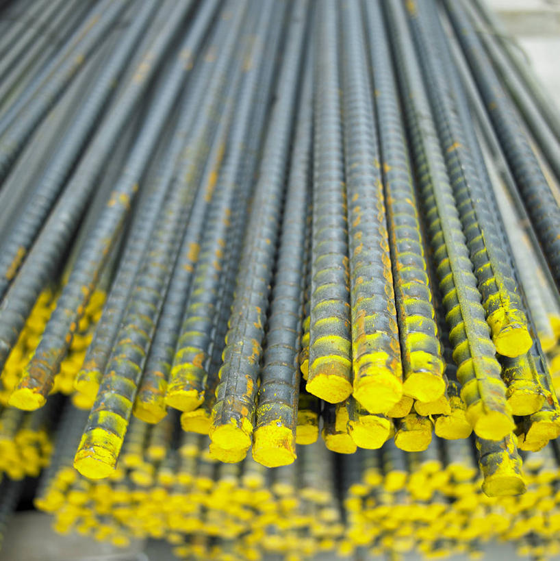 无人,竖图,俯视,室外,特写,白天,静物,一堆,许多,堆叠,堆积,钢材,材料,钢丝,很多,黄色,建筑工地,钢筋,堆,钢条,地盘,建筑地盘,施工地盘,彩图,高角度拍摄,工地