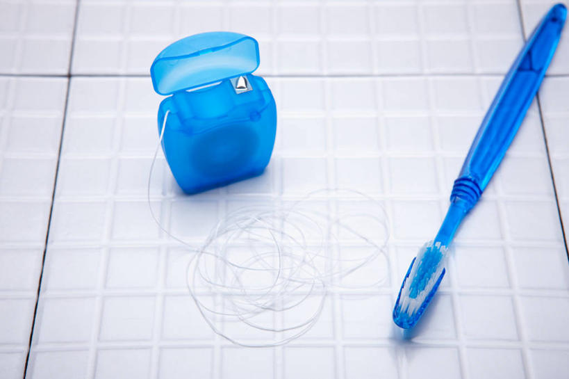 无人,横图,俯视,室内,特写,白天,建材,建筑,静物,材料,瓷砖,牙刷,塑料,墙砖,盒子,一个,蓝色,容器,塑料制品,日用品,清洁,牙线,摄影,建造,影棚,单个,洗漱用品,储藏,卫生,储存,彩图,高角度拍摄,影棚拍摄,拍摄,墙面砖,贮存