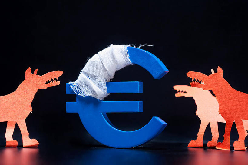 无人,横图,室内,特写,白天,正面,桌面,桌子,狼,野生动物,静物,纺织品,三只,阴影,黑色背景,艺术,环绕,缠绕,反射,标志,布,纱布,文字,影子,纸艺,字符,手工艺品,字母,织物,文化,标识,一个,红色,蓝色,白色,黑色,动物,模型,纸制品,工艺品,剪纸,摄影,影棚,单个,布匹,高雅,薄纱,纠缠,凶猛,自信心,品位,剪画,刻纸,残暴,凶残,灰狼,彩图,影棚拍摄,拍摄,棉织品,犬科动物