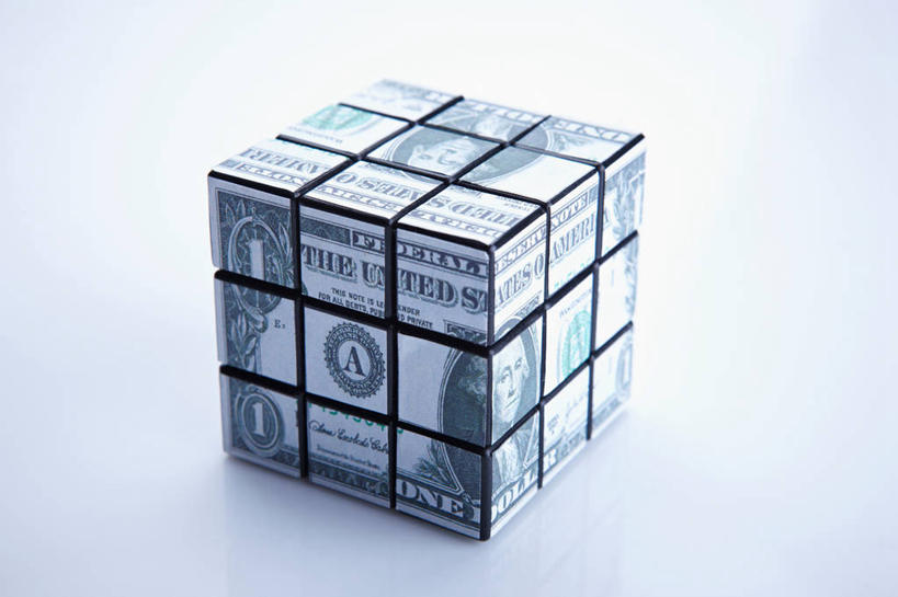 无人,横图,俯视,室内,特写,白天,游戏,智慧,神秘,钱,美元,静物,玩具,阴影,灰色背景,反射,英文,标志,钱币,数字,文字,影子,字符,字母,美金,玩,娱乐,标识,一个,休闲,魔方,益智,钞票,金融,纸币,摄影,阿拉伯数字,影棚,经济,单个,活动,英文字母,发泄,消遣,智力,美圆,神奇,流通,纸钞,贸易,宣泄,奥秘,鲁比克方块,魔术方块,扭计骰,货币,现金,玩耍,嬉戏,彩图,高角度拍摄,影棚拍摄,拍摄