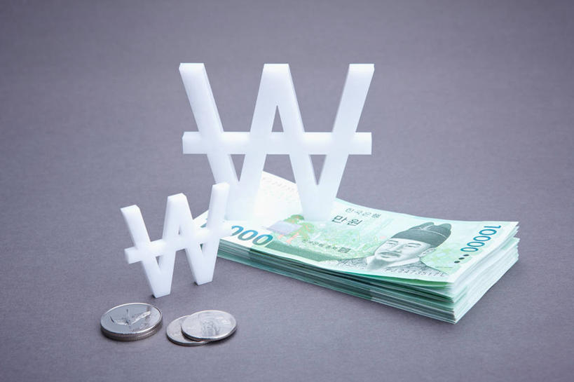 无人,横图,俯视,室内,特写,白天,钱,静物,阴影,灰色背景,反射,英文,标志,钱币,数字,文字,影子,字符,字母,标识,钞票,金融,纸币,摄影,阿拉伯数字,影棚,韩币,经济,英文字母,流通,纸钞,贸易,货币,现金,硬币,彩图,高角度拍摄,影棚拍摄,拍摄,圜