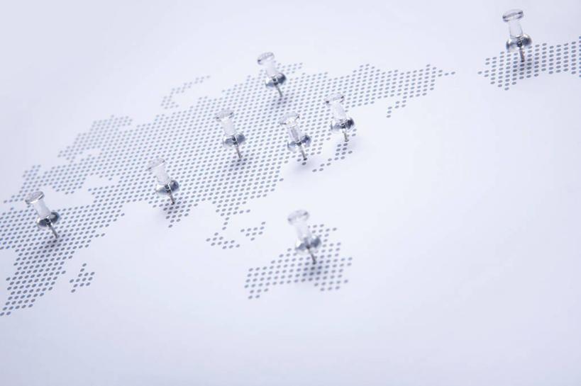 无人,横图,俯视,室内,特写,白天,白色背景,海洋,生活用品,静物,地图,阴影,反射,影子,世界地图,陆地,办公用品,文具,学习用品,日用品,图钉,摄影,国家,影棚,文具用品,大陆,世界,大洋洲,版图,彩图,高角度拍摄,影棚拍摄,拍摄