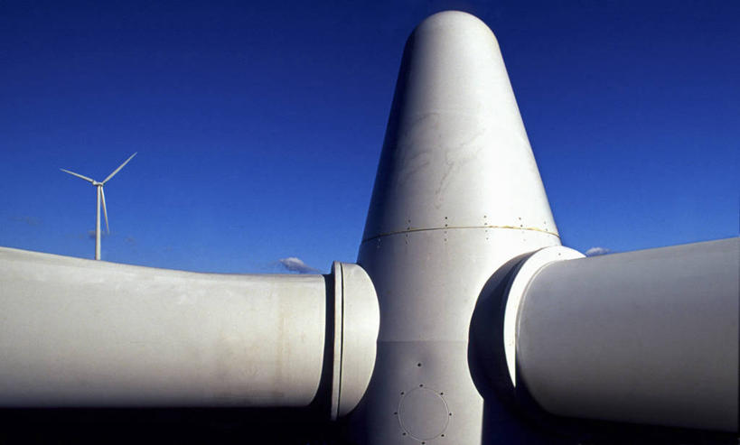 无人,横图,室外,白天,仰视,农业,风能,风力发电机,风车,阴影,环保,电力,光线,影子,设备,蓝色,蓝天,天空,阳光,天,发电,机械,工业,能源,晴朗,资源,风力机,利用,低碳,万里无云,风力发电,风力涡轮机,晴空,晴空万里,彩图,低角度拍摄