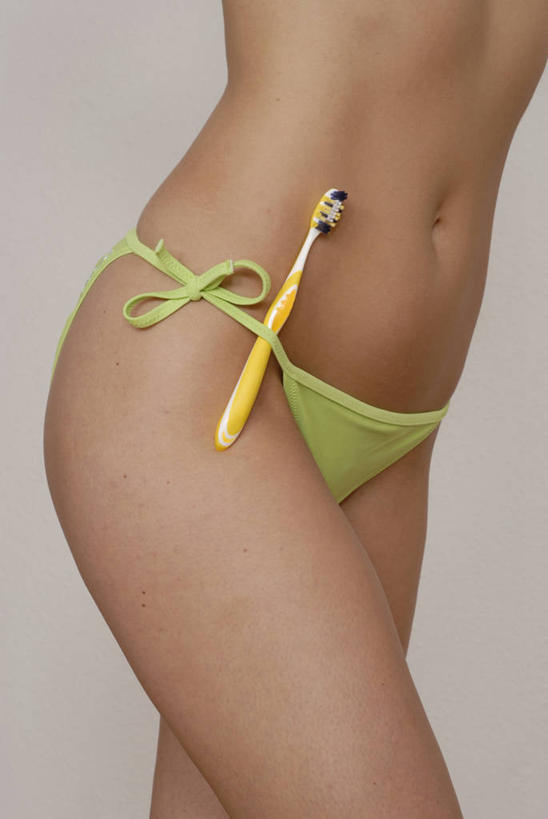 西方人,腹部,肚脐,一个人,站,竖图,室内,特写,白天,侧面,泳装,比基尼,欧洲,欧洲人,仅一个年轻女性,仅一个女性,仅一个人,灰色背景,绿色,站着,肚脐眼,摄影,影棚,年轻女性,女人,女性,白种人,腹,肚子,站立,半身,彩图,影棚拍摄,三点式,泳衣,拍摄