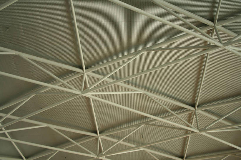 无人,栏杆,横图,室内,特写,白天,仰视,天花板,阴影,反射,纹路,纹理,影子,围栏,护栏,肌理,彩图,低角度拍摄