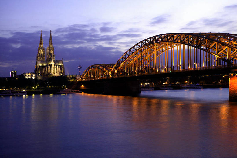 无人,教堂,横图,室外,白天,正面,旅游,度假,河流,名胜古迹,日落,水,植物,标志建筑,大桥,地标,建筑,立交桥,轮船,桥梁,船,德国,欧洲,阴影,节日,遗迹,光线,影子,河水,水流,晚霞,霞光,落日,高架,斜拉桥,桥,灯光,古迹,文化,文物,娱乐,建设,古建筑,树,树木,绿色,阳光,自然,黄昏,交通工具,祈祷,享受,休闲,健康,旅游胜地,彩霞,放松,许愿,宗教,信仰,生长,成长,纪念,祈求,基督教,西欧,天主教,载具,信念,古文明,德意志联邦共和国,首府,科隆大教堂,科隆,夕照,北威州,薄暮,北莱茵.威斯特法伦州,平安,夕阳,彩图,傍晚,大教堂,礼拜堂,主教座堂,科隆行政区,科隆主教座堂,斜阳