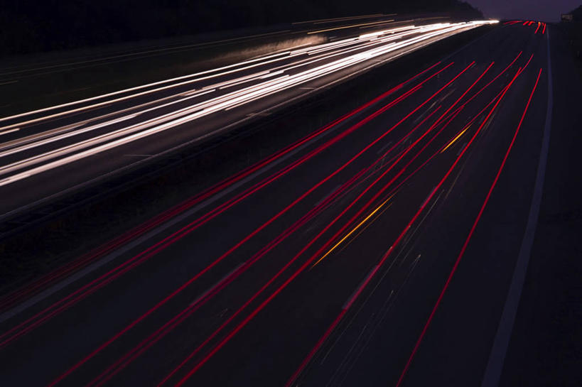 无人,横图,俯视,室外,夜晚,长时间曝光,道路,路,夜景,公路,朦胧,模糊,亮光,高架,分界线,停车线,交通,光亮,闪耀,车行道,车行道分界线,闪烁,标线,曝光,高架桥,车行线,高架道路,跨线桥,闪动,闪灼,彩图,高角度拍摄