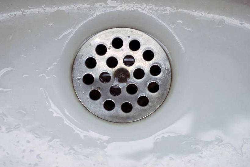 无人,横图,俯视,室内,特写,白天,水,金属制品,连接,金属,圆形,图形,液体,圆,水滴,几何,白色,浴缸,接口,部件,排水,地漏,数学,卫浴设备,贯穿,连结,衔接,串连,水管装置,彩图,高角度拍摄,几何图形,平面图形