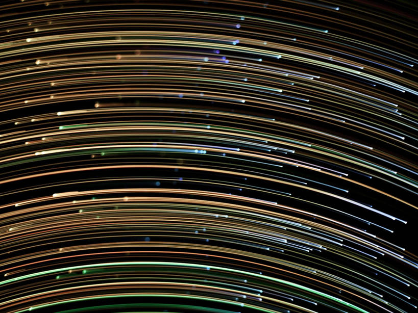 无人,横图,室内,特写,白天,正面,长时间曝光,一排,阴影,黑色背景,整齐,光纤,光线,线条,影子,灯光,排列,摄影,影棚,光导纤维,队列,曝光,传输介质,全反射,传导工具,彩图,影棚拍摄,拍摄