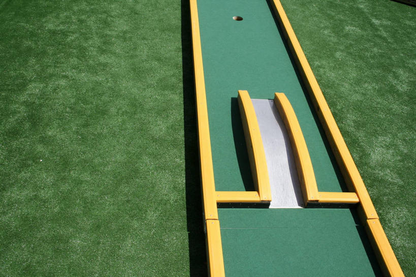 无人,横图,俯视,室内,白天,草地,草坪,植物,球洞,球场,高尔夫球场,草,绿色,垫子,高尔夫球洞,绿茵场,彩图,高角度拍摄,打击垫,高尔夫打击垫,高尔夫挥杆垫,挥杆垫