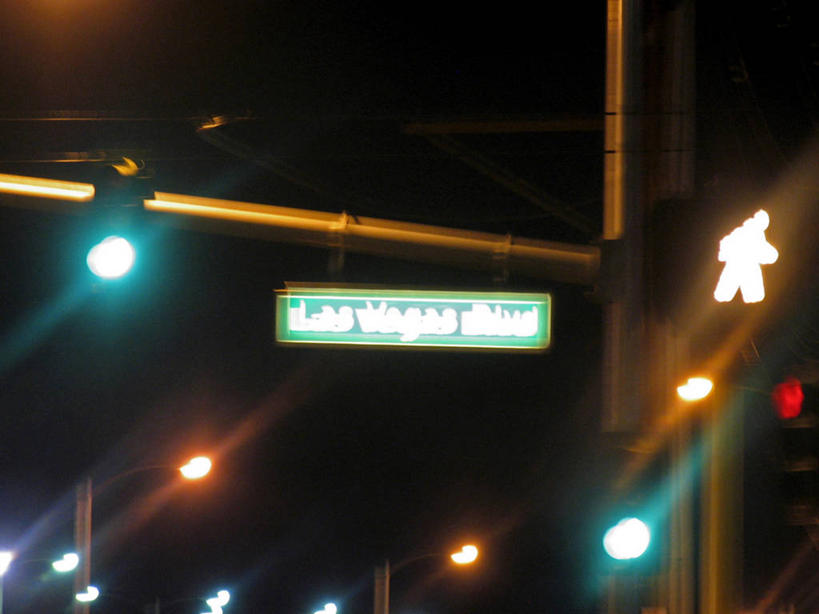 无人,家,横图,室外,夜晚,仰视,度假,美景,城市风光,城市,路灯,照明,美国,阴影,光线,影子,房屋,屋子,景观,公寓,灯光,娱乐,洋房,楼房,住宅,灯,享受,休闲,景色,放松,照亮,北美,北美洲,照明设备,美洲,内华达州,拉斯维加斯,北亚美利加洲,亚美利加洲,内华达,北美艾灌木丛州,产银之州,银山州,银之州,赌城,拉斯韦加斯,克拉克县,彩图,低角度拍摄,房子,县治,美利坚合众国