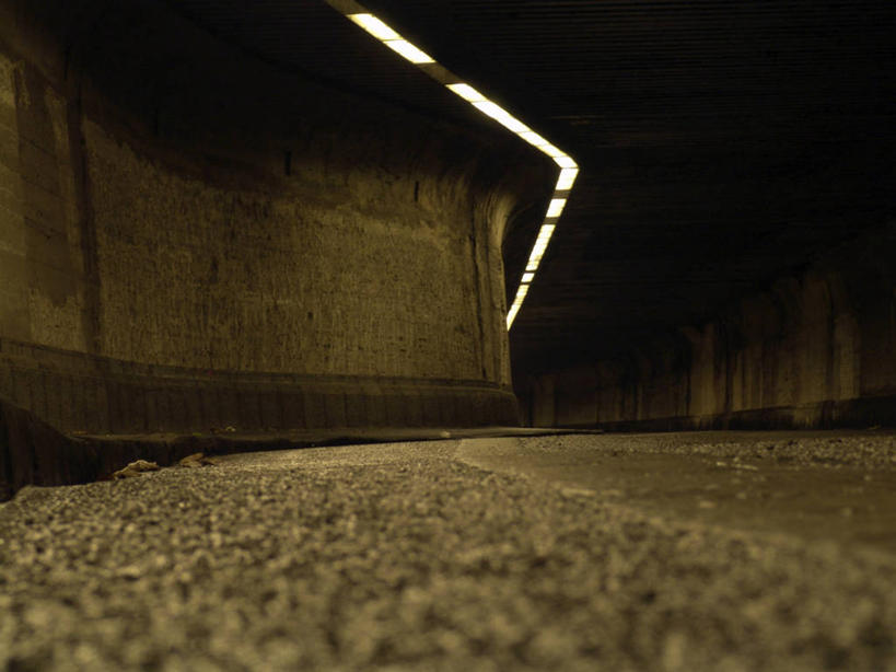 无人,横图,室内,白天,正面,天花板,道路,路,照明,阴影,光线,隧道,影子,墙,小路,灯光,交通,顶灯,墙壁,墙面,灯,灯具,照亮,照明设备,地道,彩图