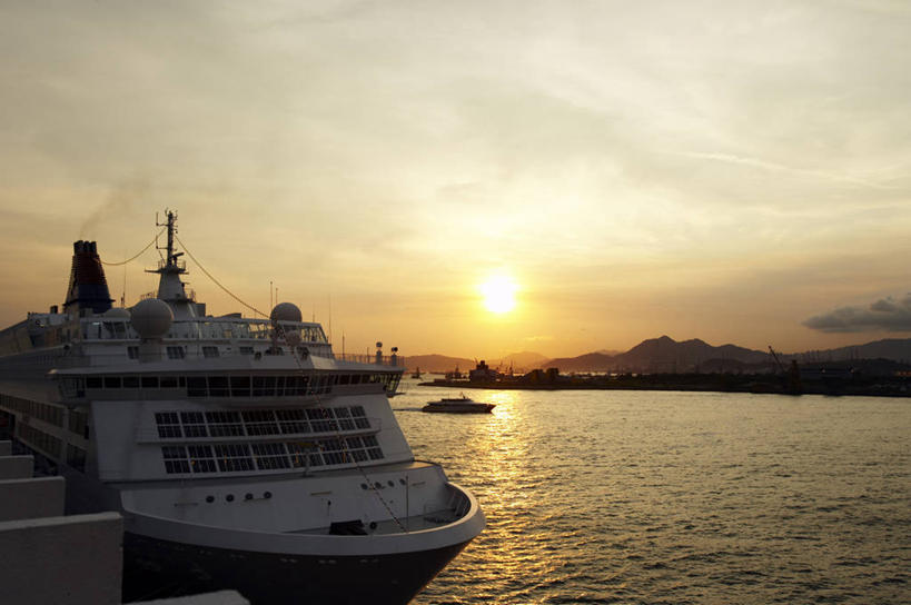 无人,横图,室外,白天,正面,度假,海浪,海洋,美景,日落,城市风光,城市,轮船,船,香港,中国,亚洲,阴影,光线,影子,景观,浪花,晚霞,霞光,落日,娱乐,海港城,倒影,阳光,海水,黄昏,交通工具,享受,休闲,景色,彩霞,放松,港,倒映,载具,海景,东亚,九龙,尖沙咀,香港特别行政区,港澳台,中华人民共和国,九龙半岛,夕照,反照,薄暮,油尖旺区,尖沙嘴,大海,风浪,海,海水的波动,近岸浪,涌浪,夕阳,彩图,傍晚,海运大厦,斜阳