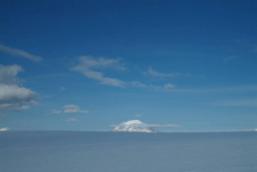 无人,公园,横图,室外,白天,正面,旅游,度假,海浪,海洋,美景,山,雪,雪山,大雪,北海道,日本,亚洲,冰,积雪,景观,浪花,山峰,水平线,雪景,云,云朵,冬季,冬天,辽阔,海平线,山峦,云彩,娱乐,蓝色,白云,蓝天,天空,自然,海水,天,享受,休闲,广阔,景色,放松,寒冷,晴朗,一望无际,冰冷,自然风光,海景,东亚,日本国,北海道地方,北海道岛,严寒,冰凉,酷寒,凛冽,凛凛,极冷,国立公园,羊蹄山,无边无际,一马平川,支笏洞爷国立公园,大海,风浪,海,海水的波动,近岸浪,涌浪,晴空,彩图,水天相接,水天一线
