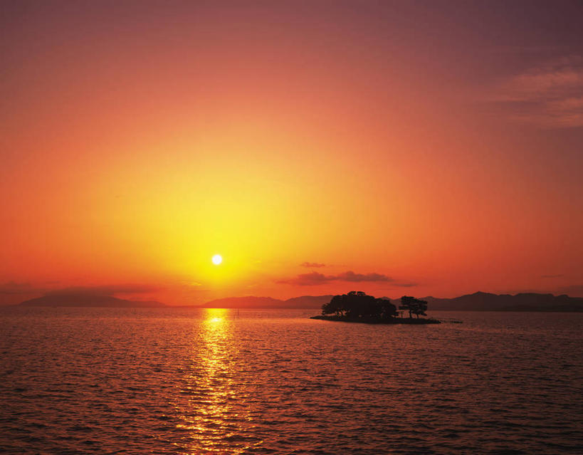 无人,横图,室外,白天,正面,旅游,度假,湖,湖泊,美景,日落,水,太阳,轮船,船,日本,亚洲,一艘,阴影,波纹,光线,影子,湖面,景观,水流,水面,晚霞,霞光,云,云朵,落日,涟漪,背光,云彩,娱乐,白云,水纹,阳光,自然,黄昏,交通工具,波浪,湖水,享受,休闲,景色,彩霞,放松,松江,波光粼粼,自然风光,载具,逆光,东亚,本州,本州岛,日本国,水晕,中国地方,县厅,岛根,岛根县,夕照,薄暮,夕阳,彩图,傍晚,松江市,宍道湖,斜阳