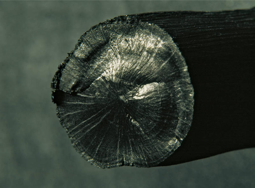 无人,横图,俯视,室内,特写,白天,静物,阴影,反射,影子,木炭,一个,黑色,能源,单个,燃料,能量,横截面,剖面,煤矿,矿业,化石燃料,柴炭,截面,截面图形,彩图,高角度拍摄