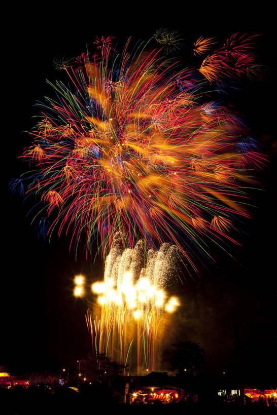 无人,高楼大厦,竖图,室外,夜晚,正面,度假,河流,美景,水,城市风光,城市,大厦,建筑,摩天大楼,烟火,夜景,日本,亚洲,河水,景观,水流,辉煌,娱乐,焰火,享受,休闲,灿烂,景色,放松,璀璨,礼花,光辉,东亚,本州,茨城,茨城县,关东地方,本州岛,日本国,花炮,礼花炮,绚烂,光耀,烟花,彩图,大楼,高层建筑,高楼,摩天楼,土浦市