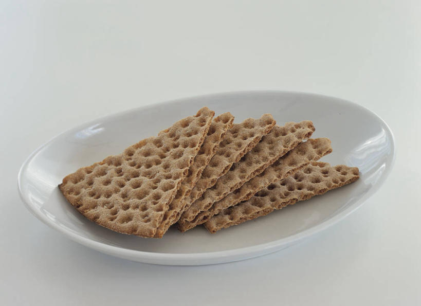 点心,无人,横图,俯视,室内,特写,白天,餐具,一堆,许多,阴影,堆叠,堆积,灰色背景,反射,碟子,盘,三角形,图形,影子,食品,很多,几何,食物,盘子,碟,饼干,零食,摄影,影棚,堆,数学,彩图,高角度拍摄,影棚拍摄,拍摄,几何图形,黑麦薄脆饼