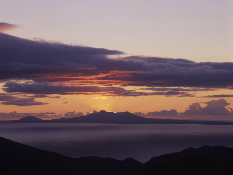 无人,横图,室外,白天,正面,旅游,度假,美景,日落,山,山脉,雾,北海道,日本,亚洲,朦胧,模糊,景观,山峰,晚霞,霞光,落日,山峦,娱乐,自然,黄昏,群山,享受,休闲,景色,彩霞,放松,迷雾,自然风光,东亚,日本国,北海道地方,北海道岛,夕照,薄暮,大雾,夕阳,彩图,傍晚,鄂霍次克综合振兴局,斜里郡,斜里町,知床岬,斜阳,道东,网走支厅