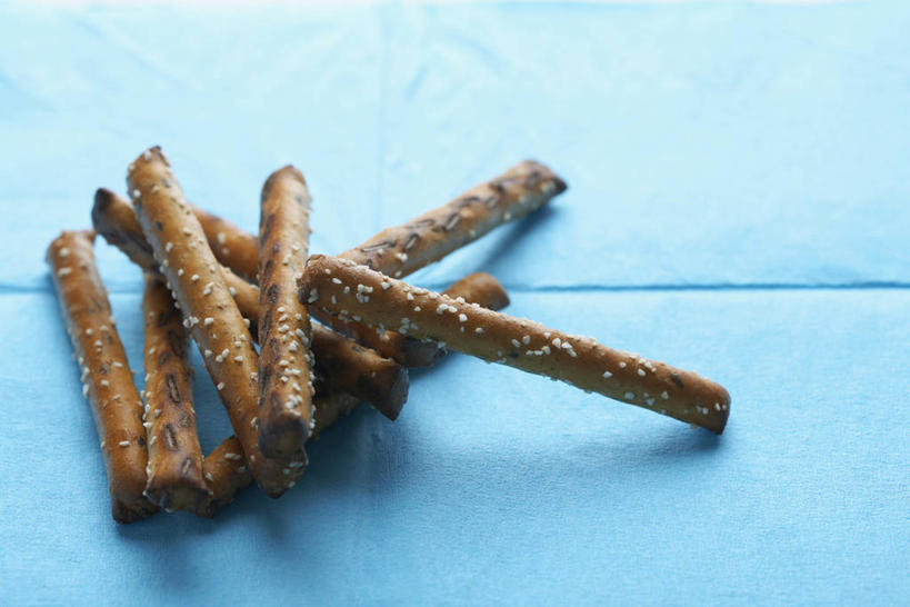 点心,面包,无人,横图,俯视,室内,特写,白天,餐桌,桌子,许多,阴影,蓝色背景,反射,影子,食品,面点,很多,食物,糕点,摄影,影棚,餐台,彩图,高角度拍摄,影棚拍摄,拍摄,面包条