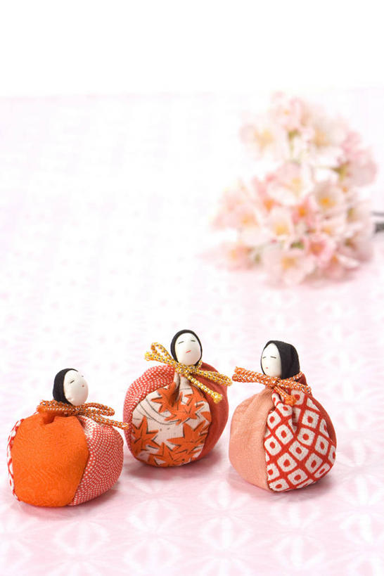 无人,竖图,室内,特写,白天,正面,游戏,玩具,阴影,节日,朦胧,模糊,庆祝,日本文化,盛开,反射,人偶,影子,玩,花蕾,文化,娱乐,花,花瓣,花朵,鲜花,三个,花苞,花蕊,庆典,休闲,益智,摄影,影棚,活动,纪念,发泄,消遣,智力,宣泄,女儿节,玩耍,嬉戏,彩图,影棚拍摄,拍摄,雏祭,上巳,雏人偶