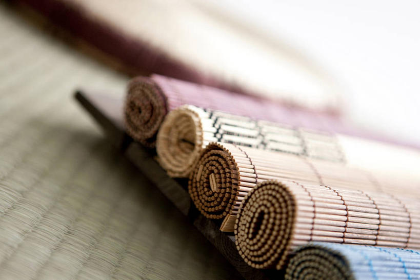 无人,横图,俯视,室内,特写,白天,静物,一排,许多,阴影,竹制,整齐,反射,影子,塌塌米,榻榻米,很多,排列,竹制品,队列,寿司帘,寿司席,寿司竹,寿司竹卷,寿司竹席,叠席,彩图,高角度拍摄