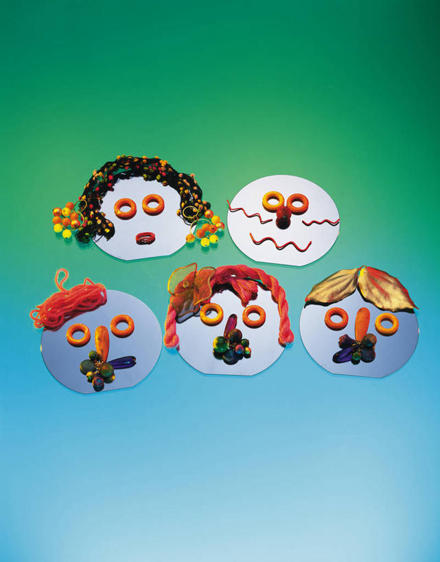 无人,竖图,俯视,室内,特写,白天,静物,工艺美术品,绿色背景,阴影,艺术,反射,影子,艺术品,工艺品,摄影,影棚,工艺,美术,彩图,高角度拍摄,影棚拍摄,拍摄,拟人