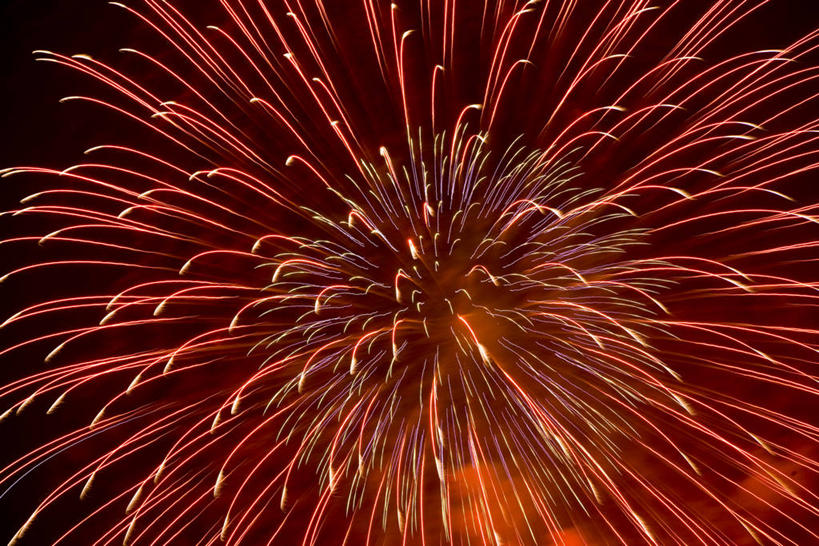 无人,横图,室外,特写,白天,仰视,幸福,爆炸,烟火,辉煌,黑色,天空,焰火,天,灿烂,温暖,橙色,活泼,华丽,暖色,璀璨,礼花,光辉,温情,花炮,礼花炮,绚烂,光耀,炽热,响亮,跃动,甜蜜,烟花,彩图,低角度拍摄,愉快