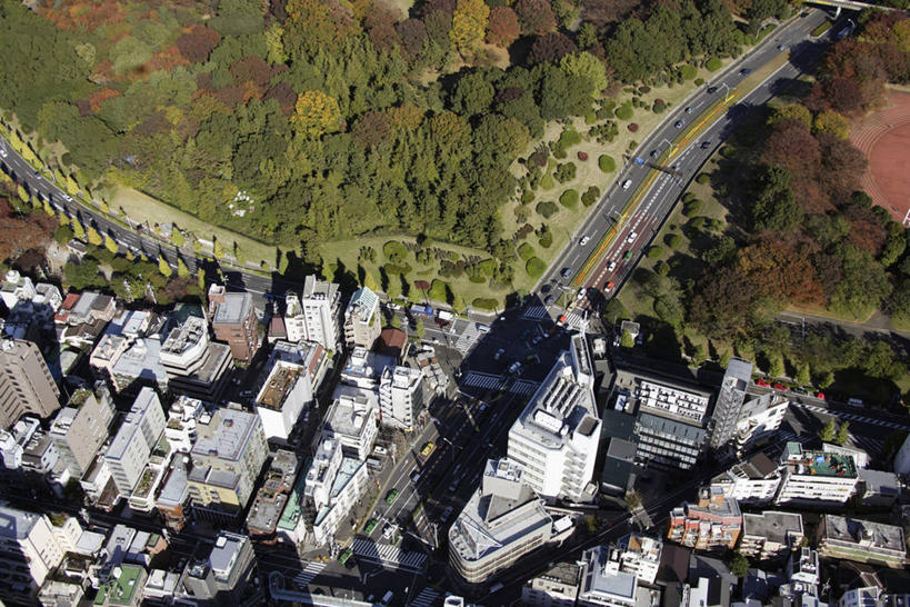 无人,公园,家,高楼大厦,横图,俯视,航拍,室外,白天,度假,美景,森林,树林,植物,城市风光,城市,大厦,建筑,摩天大楼,东京,日本,亚洲,阴影,光线,影子,房屋,屋子,景观,公寓,新宿,娱乐,建设,洋房,楼房,住宅,树,树木,绿色,阳光,自然,享受,休闲,景色,放松,生长,成长,鸟瞰,东亚,本州,关东地方,本州岛,日本国,东京都,新宿区,县厅,东京市,代代木公园,彩图,高角度拍摄,房子,大楼,高层建筑,高楼,摩天楼