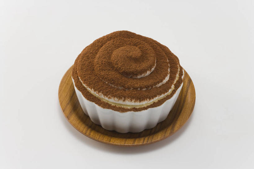 点心,无人,横图,俯视,室内,特写,白天,白色背景,餐桌,桌子,餐具,一块,阴影,反射,碟子,粉末,盘,影子,食品,甜点,甜品,果实,种子,可可,提拉米苏,食物,糕点,一个,盘子,碟,甜食,粉,摄影,影棚,单个,餐台,可可粉,可可豆,粉状,粉剂,可可子,堤拉米苏,意大利蛋糕,彩图,高角度拍摄,影棚拍摄,拍摄,蛋糕