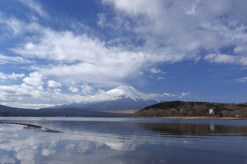 无人,横图,室外,白天,正面,旅游,度假,湖,湖泊,火山,美景,山,树林,水,雪,雪山,植物,大雪,富士山,日本,亚洲,阴影,光线,影子,冰,湖面,积雪,景观,山峰,水流,水面,雪景,云,云朵,冬季,冬天,山峦,云彩,娱乐,树,树木,蓝色,绿色,白云,倒影,蓝天,天空,阳光,自然,湖水,天,享受,休闲,景色,放松,寒冷,生长,晴朗,成长,淡水湖,冰冷,倒映,自然风光,东亚,本州,本州岛,日本国,中部地方,山梨,山梨县,严寒,冰凉,酷寒,凛冽,凛凛,极冷,富士五湖,山中湖,反照,活火山,晴空,彩图,南都留郡,富士河口湖町