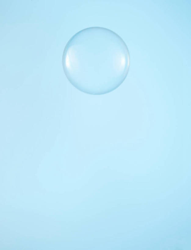 无人,竖图,室内,特写,白天,正面,蓝色背景,透明,一个,泡泡,摄影,影棚,单个,通透,彩图,影棚拍摄,拍摄