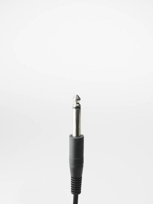 无人,竖图,室内,特写,白天,白色背景,正面,通讯,数据,静物,阴影,反射,传输,影子,一个,摄影,影棚,单个,音频线,线缆,彩图,影棚拍摄,拍摄,音频连接线