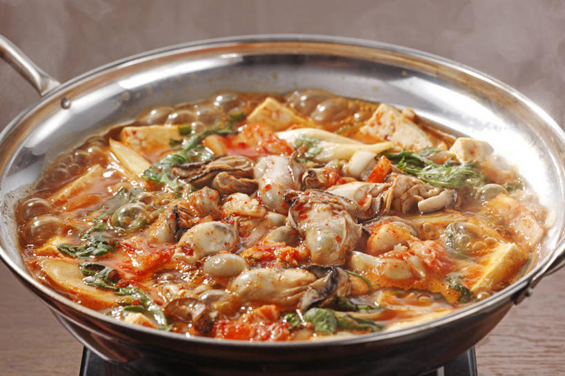 豆腐,泡菜,无人,横图,俯视,室内,特写,白天,烹饪,雾,蔬菜,厨具,金属制品,阴影,沸腾,朦胧,模糊,新鲜,反射,金属,蒸汽,锅子,影子,料理,食品,水蒸气,雾气,韩式,锅,火锅,菜肴,美食,食物,摄影,佳肴,有机食品,绿色食品,影棚,锅具,气体,豆制品,韩国料理,韩国菜,韩式料理,烹饪用具,韩国泡菜,蒸发,暖锅,烹调用具,烹调,彩图,高角度拍摄,影棚拍摄,拍摄,韩式泡菜火锅,泡菜火锅