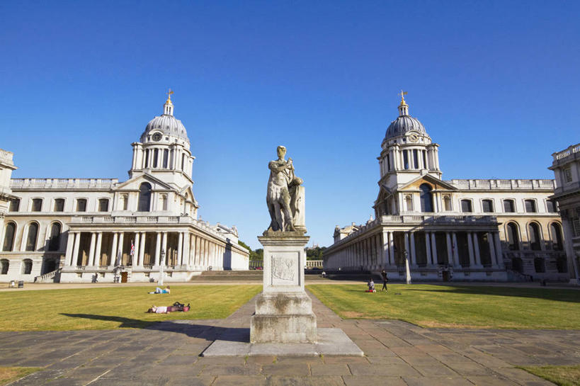 无人,横图,室外,白天,正面,旅游,度假,草地,草坪,名胜古迹,植物,标志建筑,地标,建筑,雕塑,英国,欧洲,伦敦,阴影,遗迹,艺术,装饰,光线,雕刻,雕像,影子,堡垒,城堡,首都,古迹,文物,娱乐,建设,古建筑,草,蓝色,绿色,蓝天,天空,阳光,工艺品,天,享受,休闲,旅游胜地,放松,晴朗,纪念,美术,西欧,要塞,主题,大不列颠,陈列,古文明,格林威治,大不列颠及北爱尔兰联合王国,万里无云,功能,美学,雾都,设防,英国皇家海军学院,格林尼治,格林威治皇家海军学院,晴空,晴空万里,彩图,大不列颠王国,大英帝国,联合王国,日不落帝国