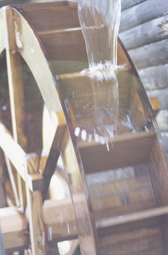 无人,竖图,室外,白天,正面,农业,灌溉,水,飞溅,朦胧,模糊,溅,工具,液体,水滴,水车,水珠,喷洒,农具,孔明车,天车,彩图