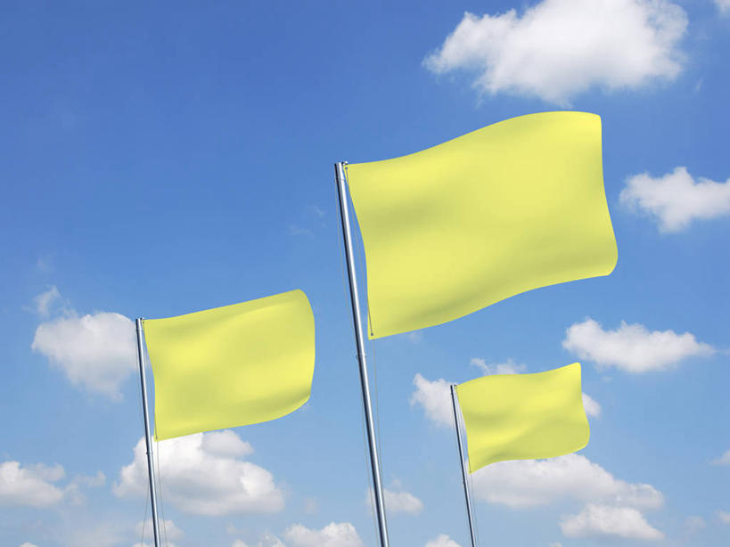 无人,横图,室外,白天,仰视,旗帜,阴影,飘扬,光线,影子,云,云朵,云彩,旗子,黄色,蓝色,白云,蓝天,天空,阳光,天,晴朗,飘逸,飞扬,旌旗,旗号,三面,晴空,彩图,低角度拍摄