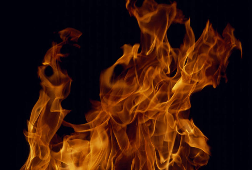 无人,横图,室外,特写,夜晚,正面,幸福,热情,火,黑色背景,火焰,辉煌,燃烧,温暖,橙色,活泼,华丽,暖色,温情,炽热,响亮,跃动,甜蜜,彩图,愉快