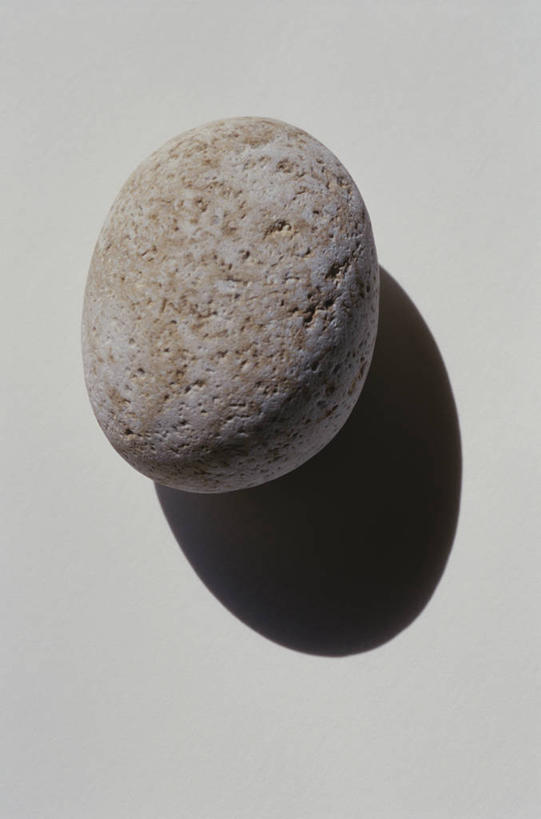 无人,竖图,俯视,室内,特写,白天,石头,静物,一块,阴影,灰色背景,粗糙,反射,纹路,矿石,石子,纹理,影子,摄影,影棚,毛糙,浮石,矿物,磨脚石,肌理,搓脚石,石块,岩石,彩图,高角度拍摄,影棚拍摄,拍摄,粗拙