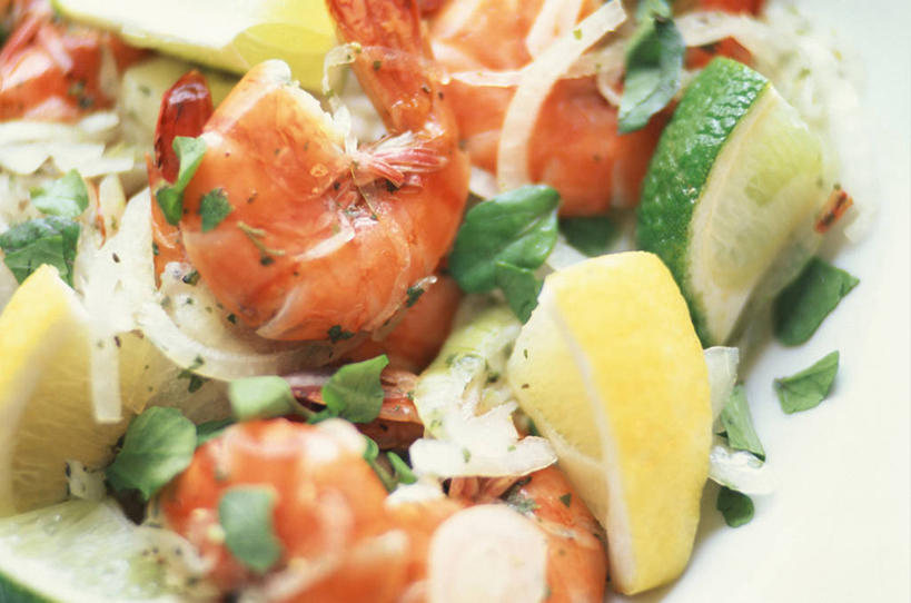 无人,横图,俯视,室内,特写,白天,烹饪,西餐,柠檬,蔬菜,洋葱,水果,一堆,许多,阴影,堆叠,堆积,朦胧,模糊,反射,影子,调料,酱料,酱汁,肉,佐料,沙拉,料理,食品,果实,调味品,很多,调味料,色拉,酱,沙拉酱,沙律,菜肴,美食,肉类,食物,西式,佳肴,色拉酱,堆,虾肉,玉葱,肉食,荷兰葱,益母果,柠果,圆葱,洋葱头,球葱,葱头,彩图,高角度拍摄,蔬果沙拉