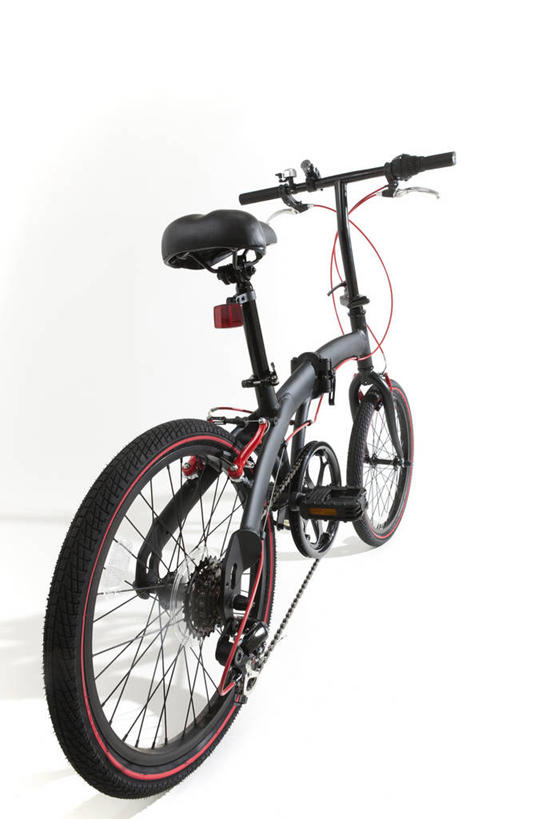 无人,竖图,室内,特写,白天,白色背景,正面,自行车,静物,一辆,阴影,反射,影子,车,脚踏车,交通工具,便捷,摄影,影棚,便利,载具,方便,彩图,影棚拍摄,拍摄,折叠自行车