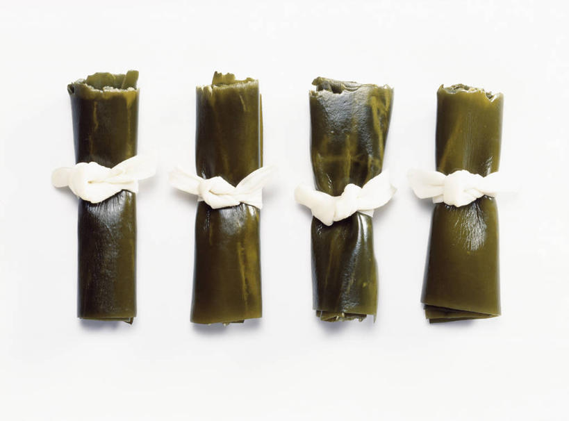 无人,横图,室内,特写,白天,白色背景,正面,一排,曲折,弯曲,整齐,海苔,紫菜,排列,绳子,摄影,蜿蜒,影棚,捆绑,绳索,队列,绑缚,彩图,影棚拍摄,拍摄,条斑紫菜