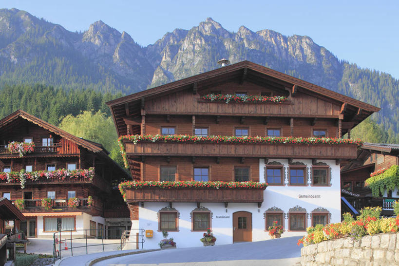 无人,家,木屋,横图,室外,白天,正面,旅游,度假,石头,美景,森林,山,山脉,树林,植物,奥地利,欧洲,阴影,光线,石子,影子,景观,山峰,山峦,娱乐,住宅,树,树木,蓝色,绿色,蓝天,天空,阳光,自然,群山,天,享受,休闲,景色,放松,生长,晴朗,成长,自然风光,中欧,万里无云,奥地利共和国,蒂罗尔,蒂罗尔州,石块,岩石,晴空,晴空万里,彩图,茅舍,茅屋,棚屋,小木屋,小屋,阿尔卑巴赫,库夫施泰因县