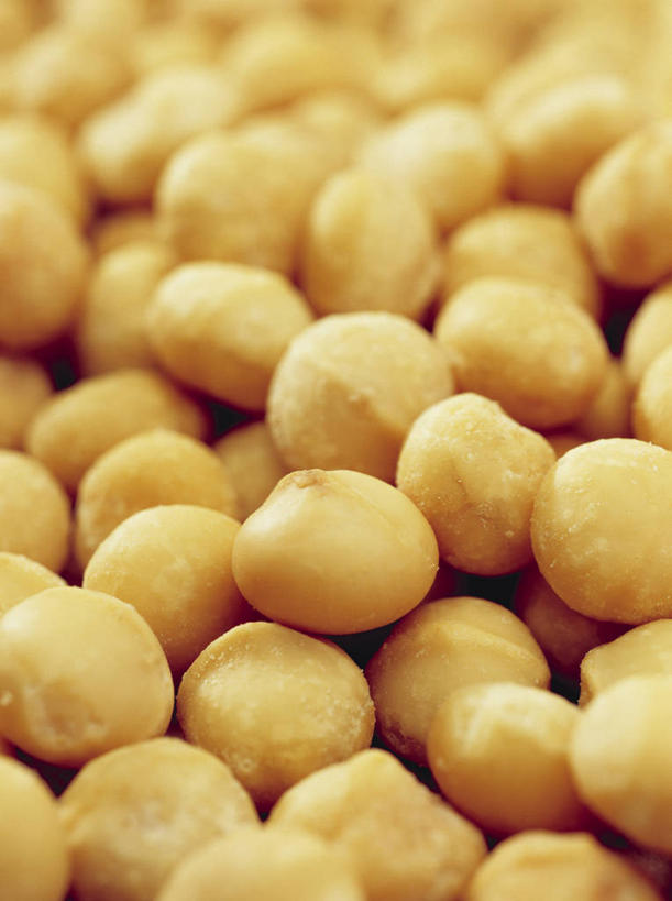 无人,竖图,俯视,室内,特写,白天,一堆,许多,阴影,堆叠,堆积,朦胧,模糊,反射,影子,核桃,坚果,果实,很多,干果,堆,胡桃,澳洲坚果,夏威夷果,羌桃,澳洲胡桃,彩图,高角度拍摄,全画面,全框架,全帧,全画幅