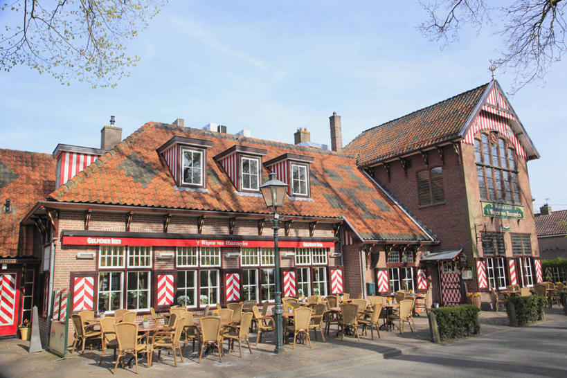 无人,横图,室外,白天,正面,度假,美景,植物,窗户,城市风光,城市,欧洲,荷兰,阴影,光线,影子,景观,云,云朵,枝条,云彩,娱乐,玻璃窗,树,树木,树枝,蓝色,绿色,白云,蓝天,天空,阳光,自然,天,享受,休闲,景色,放松,生长,晴朗,成长,西欧,咖啡店,咖啡屋,荷兰王国,尼德兰王国,虬枝,枝杈,乌得勒支,乌特勒支,晴空,彩图,咖啡馆